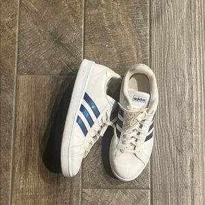 Adidas Classic White leather Unisex Sneakers with Navy Stripes